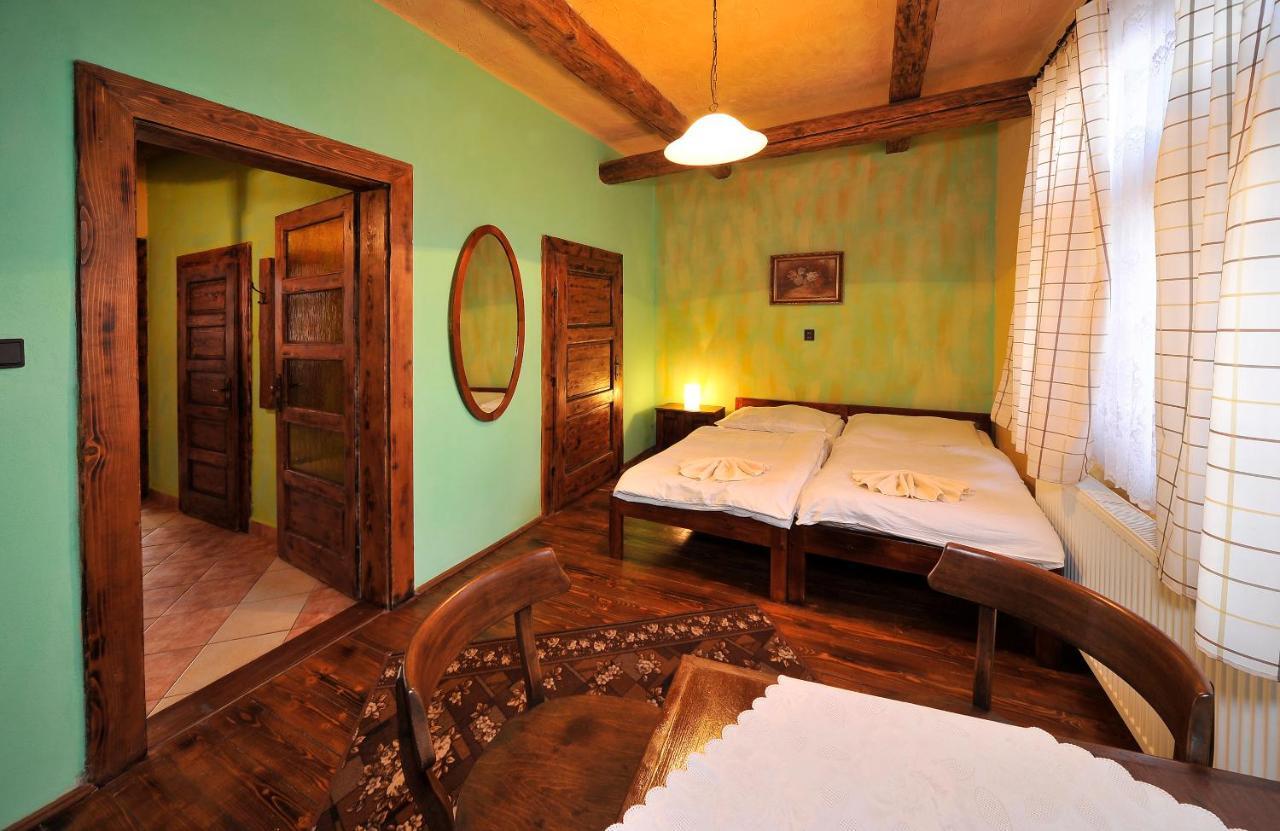 Apartmany Village Velky Slavkov Bilik gambar